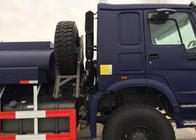 Benzin HOWO 4X4 LHD, das Öl-Tankwagen-/Erdöl-Tanklastzüge transportiert