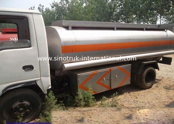 Transportieren des Öl-Tankwagens SINOTRUK HOWO 5-6CBM
