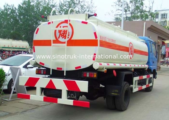 Transportieren des Öl-Tankwagens SINOTRUK HOWO 5-6CBM