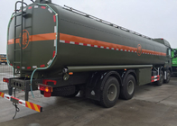 Stabiler Tankfahrzeug-LKW SINOTRUK HOWO 30 - 40 Tonnen für Öl-Transport 8X4 RHD