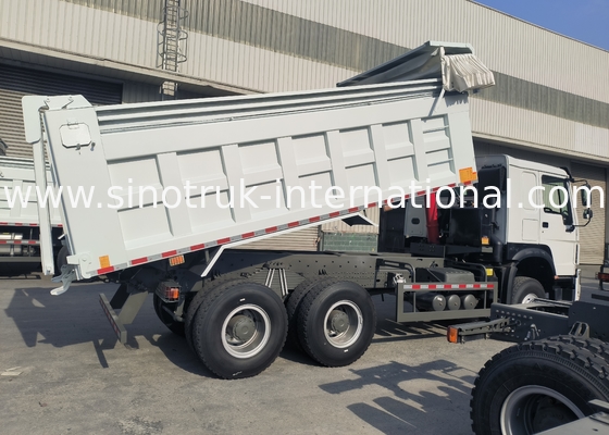 Sinotruk Howo Tipper Dump Truck 380 PS 6 × 4 20CBM Weiß mit automatischer Plane