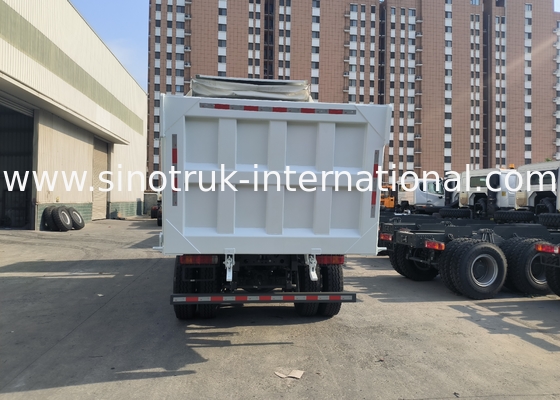 Sinotruk Howo Tipper Dump Truck 380 PS 6 × 4 20CBM Weiß mit automatischer Plane