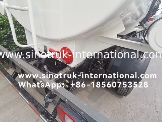 SINOTRUK HOWO 4X2 Öltransporter Tankwagen SINOTRUK HOWO 5-6CBM