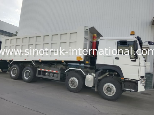 Der Träger mit Kipper ist SINOTRUK HOWO 400PS 12 Räder LHD 31 Tonnen 20-30CBM
