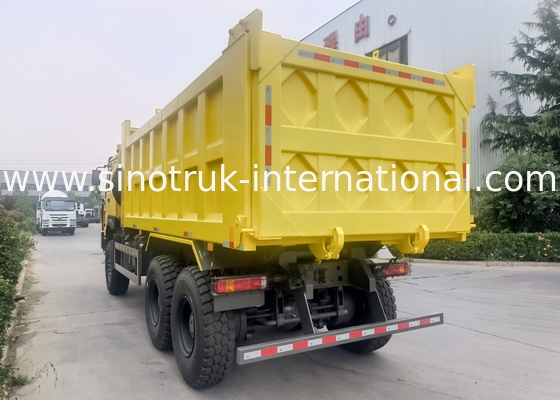 Sinotruk Howo Kipper Dump Truck 6 × 6 Allradantrieb mit 14,00R20 Einreifen 380 PS