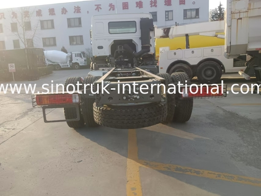 SINOTRUK HOWO Frachtwagen Chassis 16-20 Tonnen 4x2 LHD 300 PS