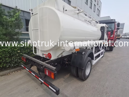 SINOTRUK HOWO 4X2 6 Räder Ölbehälter 5-6CBM Einfachbehälter mit Durchflussmesser