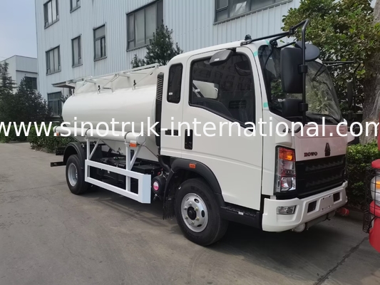 SINOTRUK HOWO 4X2 6 Räder Ölbehälter 5-6CBM Einfachbehälter mit Durchflussmesser