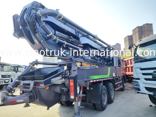 Hochhausmeisterschaft HOWO 380HP Smart Pump Trucks 52m Boom 6x4 Traktion für unvergleichliches vertikales Gießen