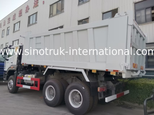 2 Fahrgäste Sinotruk Hohan Tipper Dump Truck Weichai Motor 6 × 4 LHD 380HP mit manuellem Getriebe