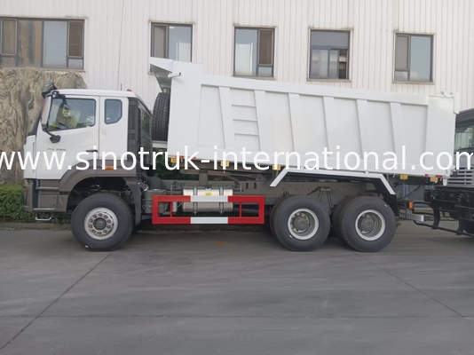 2 Fahrgäste Sinotruk Hohan Tipper Dump Truck Weichai Motor 6 × 4 LHD 380HP mit manuellem Getriebe