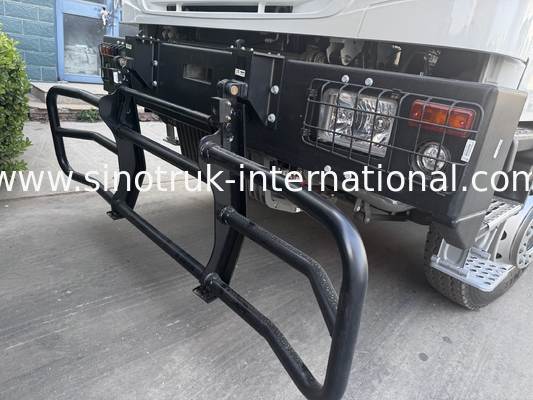 SINOTRUK HOWO 371HP Kipper Dump Truck Bauwerk Altfront Militärische Stoßstange für Bergbaugebiete