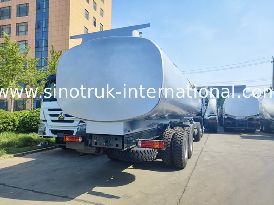 Schwerlast-HOWO 8*4 400PS LHD Tankwagen 40CBM Doppelttanksystem für Fernkraftstoffverteilung