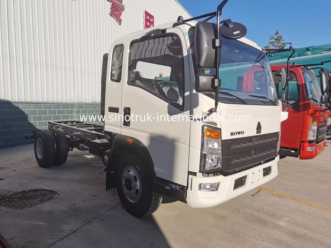 HOWO Kleingüter für den Transport von Leichtfahrzeugen Zweisitzer Einzelleger mit A / C-Chassis LHD