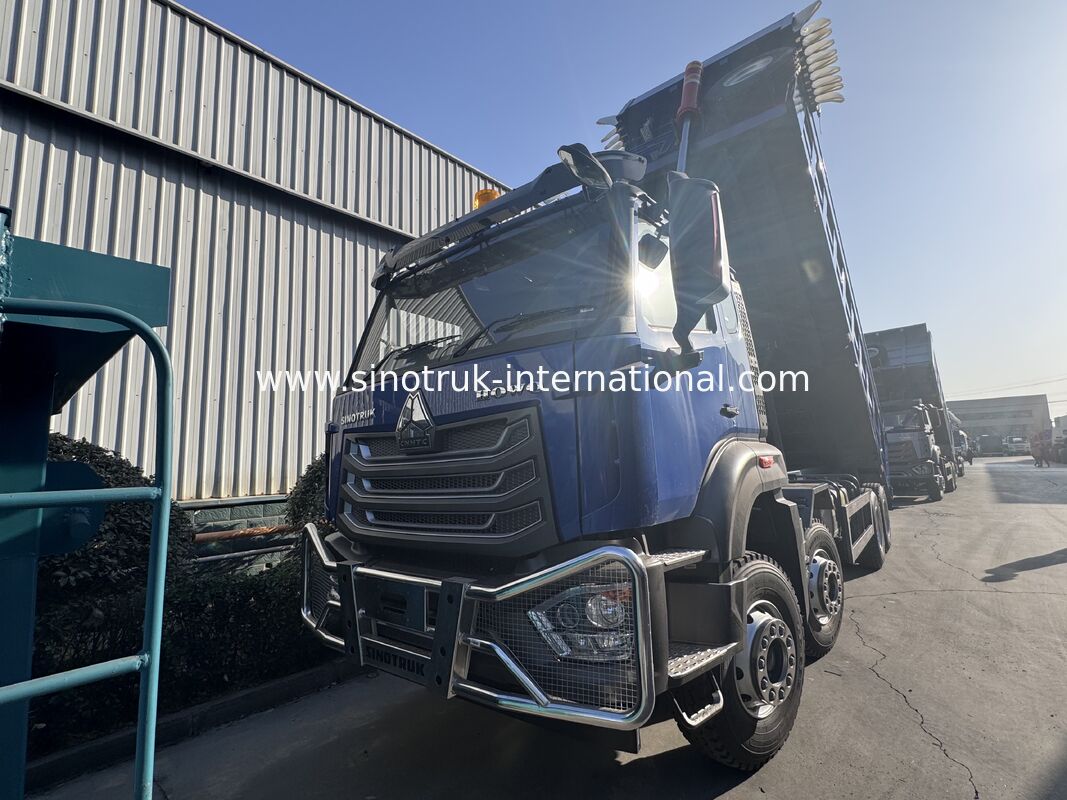 Sinotruk HOHAN New HOWO 8X4 Dump Truck 371 PS H77L Kabine Blau mit elektrischer Plane RHD