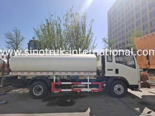 Sprühstrecke des SINOTRUK-Leichtwasser-Tankwagen-LHD 5-8CBM weit