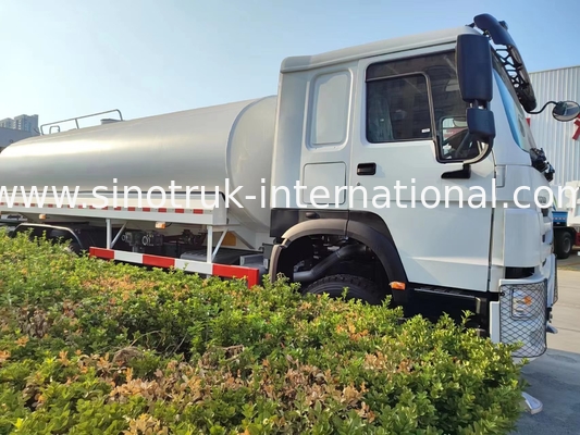 Öl-Tankwagen-niedriger Kraftstoffverbrauch LHD 6×4 10wheels hoher Pferdestärken-400HP HOWO